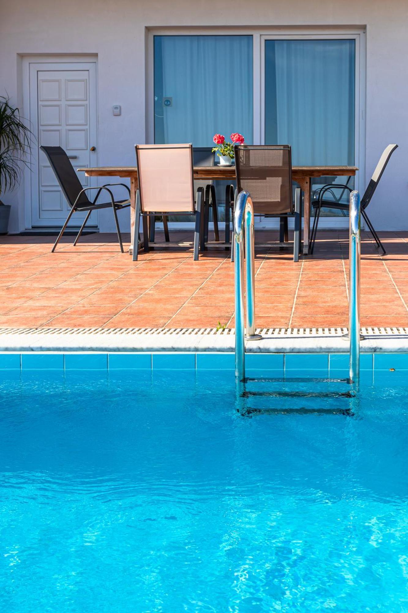 Dimitra Apartment With Private Pool And Sea View -The Ground Floor Of A Two Storey Building Daratsos Exteriör bild