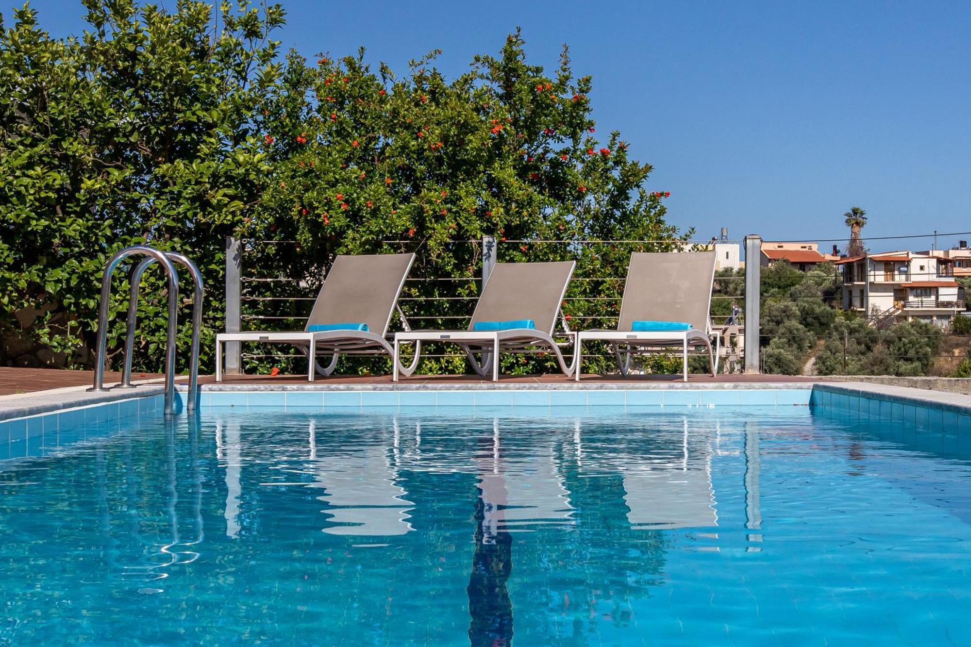 Dimitra Apartment With Private Pool And Sea View -The Ground Floor Of A Two Storey Building Daratsos Exteriör bild